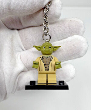 Yoda LEGO Minifigure Keychain Star Wars - No Key Ring , Free Base EUC